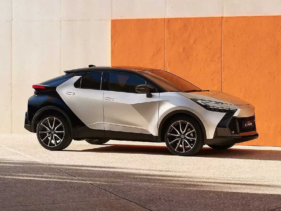 Reservera helt nya Toyota C-HR online.