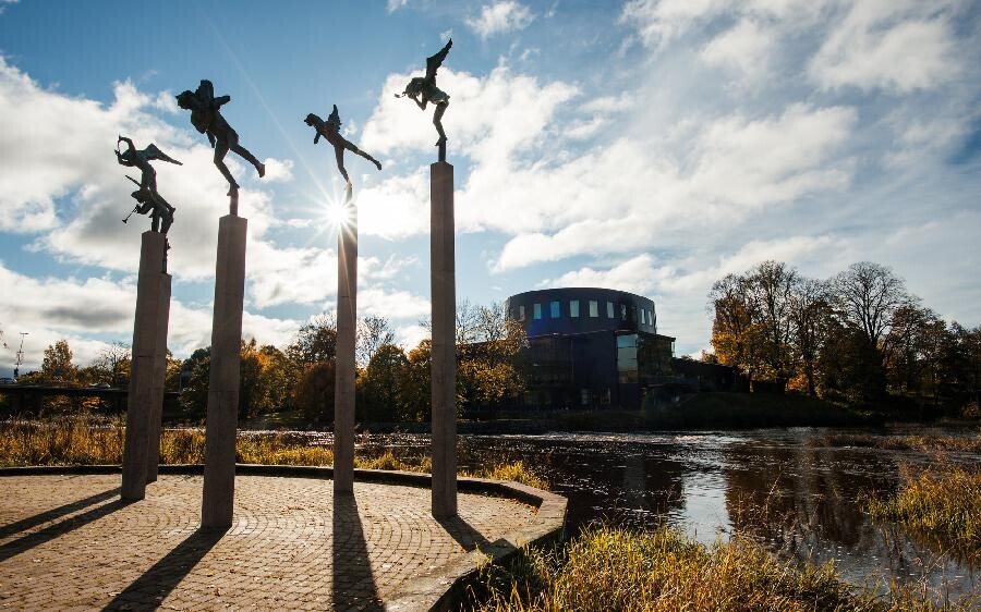 Milles änglar och konserthuset. Foto Daniel Bernstål.